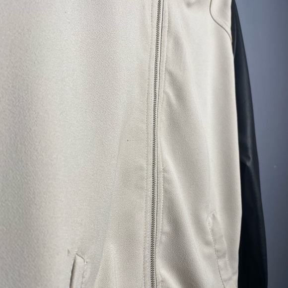 DYNAMITE Bomber Jacket (Off White/Black) - M - Picture 3 of 6